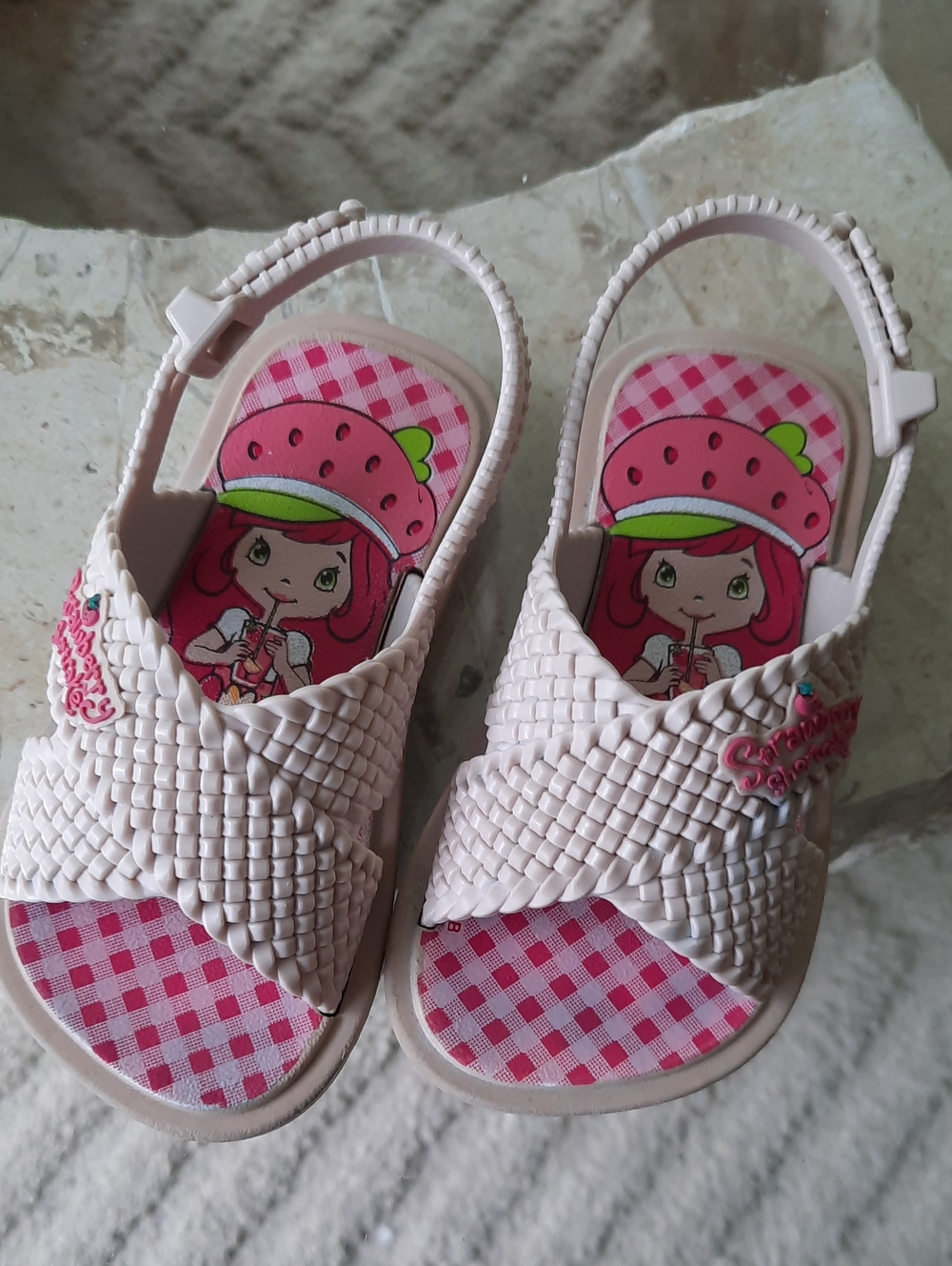 🔥Strawberry Shortcake Character Pink Girls' Woven Sandals Size 5 Toddler